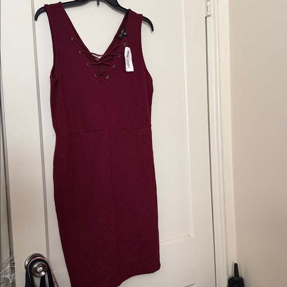 NWT  Jessica Simpson Deep Red Textured Dress size L - Picture 1 of 8